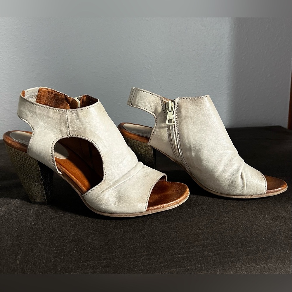 Miz Mooz Grey Leather Cutout Peep-Toe Block Heel Sandals